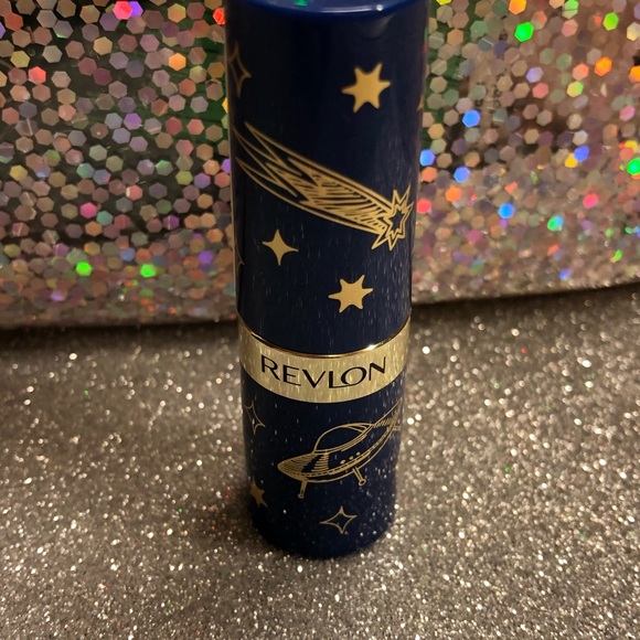 REVLON Metallic Lipstick Marooned On Mars 064 - Picture 2 of 3